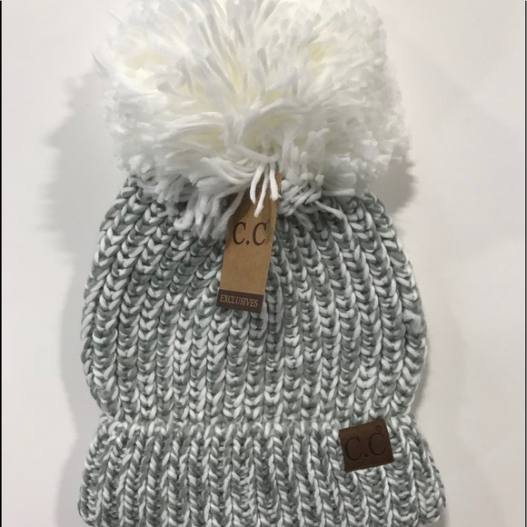 π₯1 leftCC Pom style beanie - Picture 4 of 8